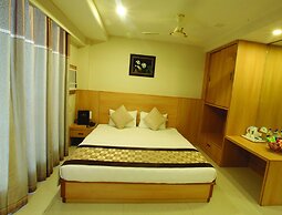 Wingston A Treehouse Hotel-Goverdhan