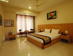 Wingston A Treehouse Hotel-Goverdhan