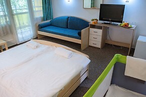 CE Napfény Hotel