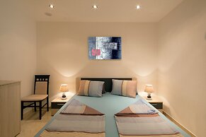 Montelux Apartments