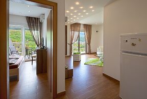 Montelux Apartments