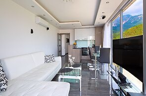 Montelux Apartments