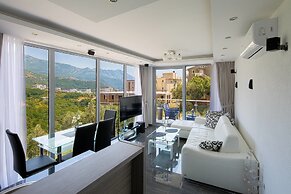 Montelux Apartments