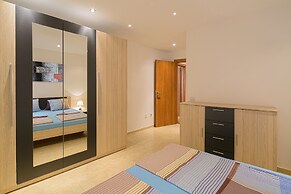 Montelux Apartments