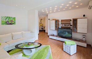 Montelux Apartments