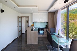 Montelux Apartments