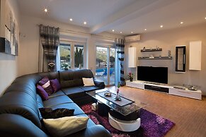 Montelux Apartments