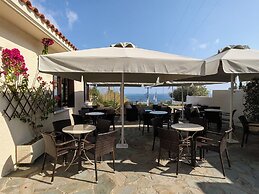 Corali Hotel