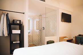 H La Paloma Boutique
