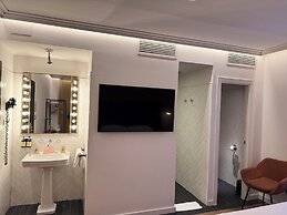 H La Paloma Boutique
