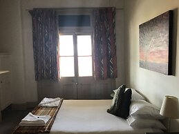 Caledonia Hotel