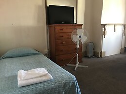 Caledonia Hotel
