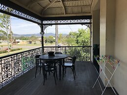 Caledonia Hotel