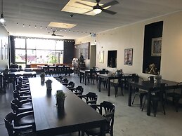 Caledonia Hotel