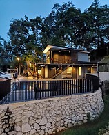 Casa Hill Resort