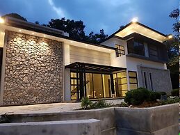 Casa Hill Resort