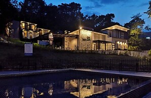 Casa Hill Resort