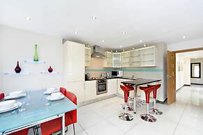 Baker Street Suites
