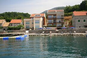 Jelena Vile & Apartments