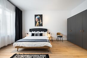 MRG Apartments
