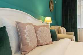 MRG Apartments