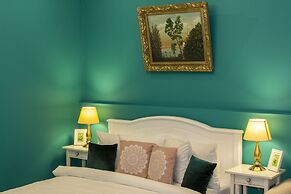 MRG Apartments