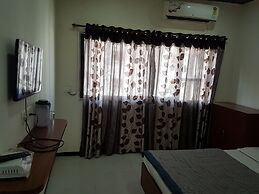 Hotel Dhruv Palace