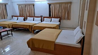 Hotel Dhruv Palace