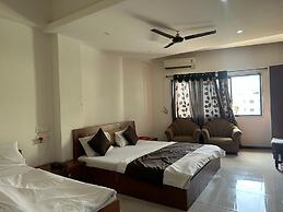 Hotel Dhruv Palace