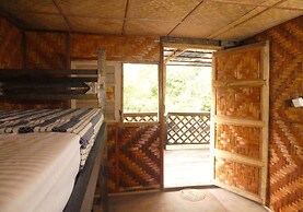 Bakau Hijau Riverlodge - Hostel