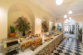 Halo Boutique Hotel