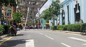 Leo Backpackers Central Market