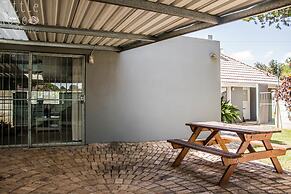 Little Rose Guesthouse & Self-Catering