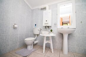 Little Rose Guesthouse & Self-Catering