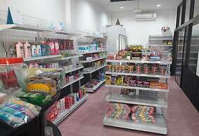 SS Store Bed & Breakfast