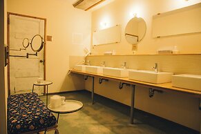 Nui. Hostel & Bar Lounge
