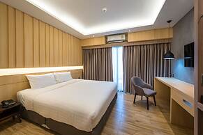 Nadee 10 Resort & Hotel