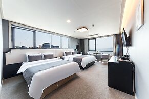 Full Moon Hotel