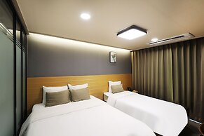 Full Moon Hotel