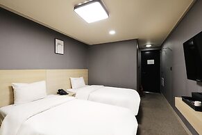 Full Moon Hotel