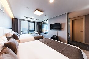 Full Moon Hotel
