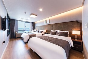 Full Moon Hotel