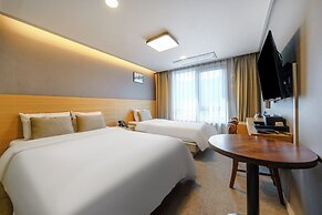 Full Moon Hotel