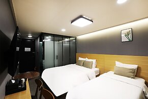Full Moon Hotel
