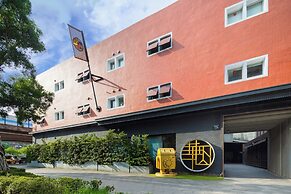 Cosmos Hotel Huashan Town