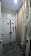 Old Door Hostel & Bar