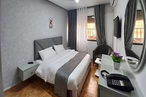 Al-Nujoom Hotel Suites