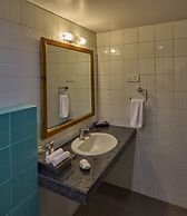 Golden Amoon Resort