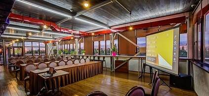 Bridges Hotel