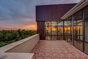 Bridges Hotel